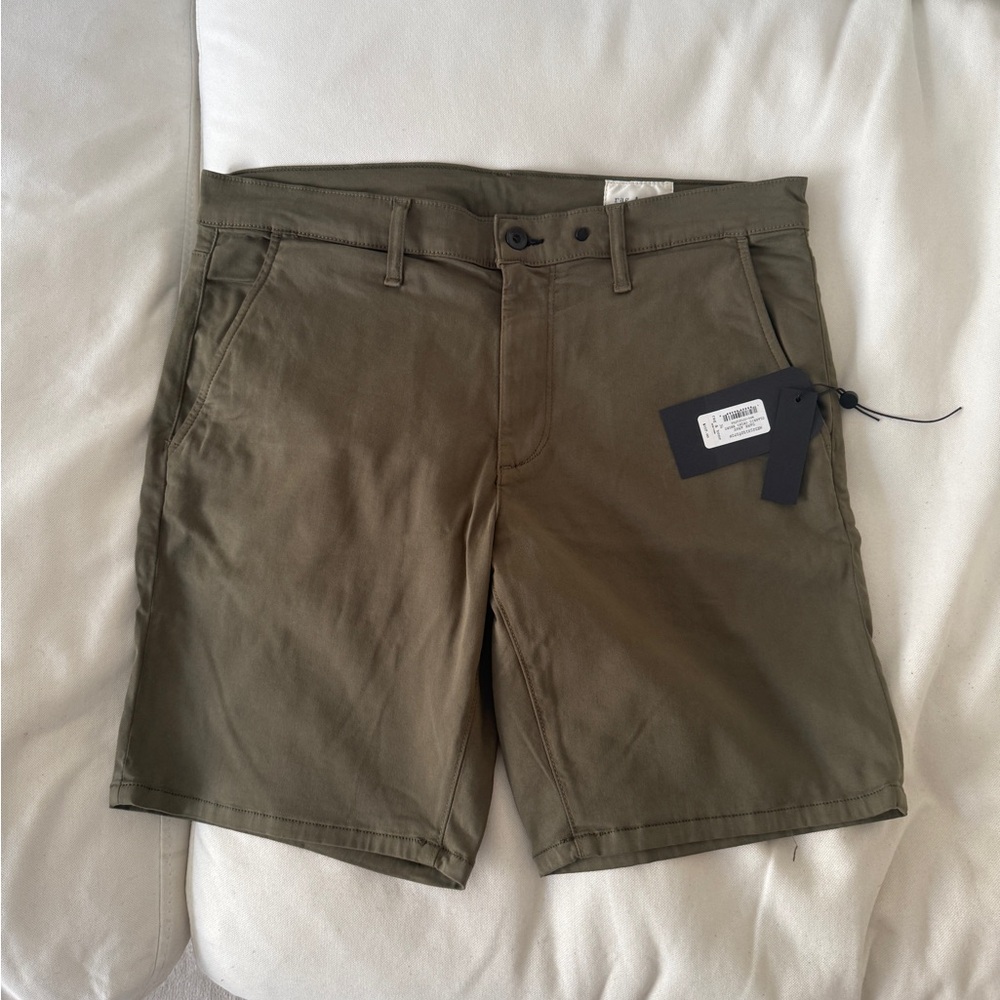 NWT $158 Rag & Bone Men's Classic Chino Shorts In Dark Army green Size: 34